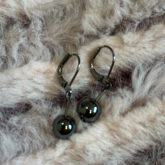 NWOT Earrings - Picture 2 of 2